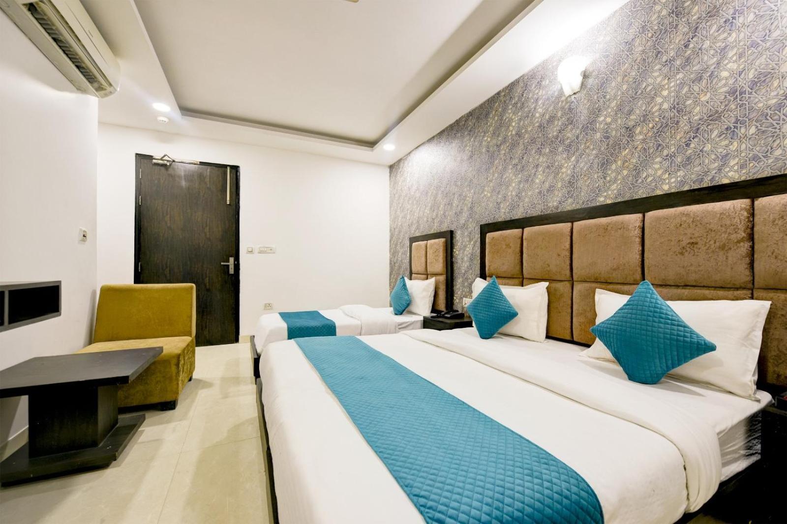 The Glory Suites Near Igi Airport 뉴델리 외부 사진