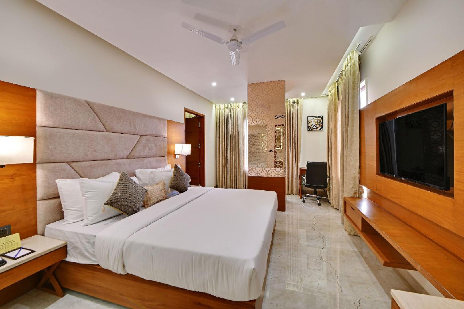 The Glory Suites Near Igi Airport 뉴델리 외부 사진