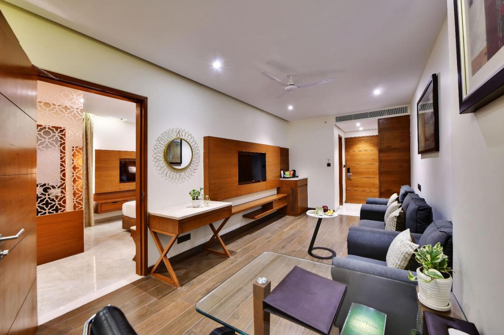 The Glory Suites Near Igi Airport 뉴델리 외부 사진