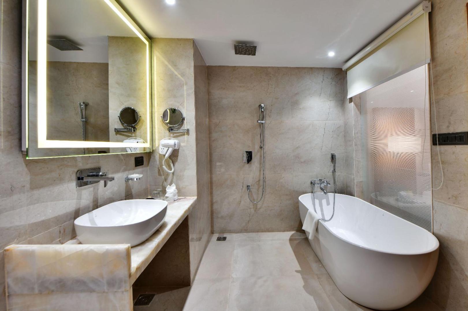 The Glory Suites Near Igi Airport 뉴델리 외부 사진